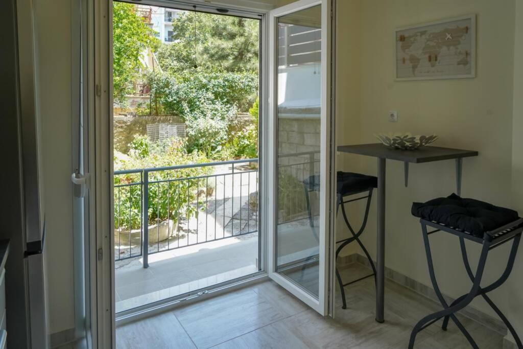 Modern Apartment In The City Center Joánina Kültér fotó