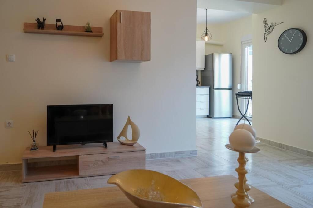 Modern Apartment In The City Center Joánina Kültér fotó