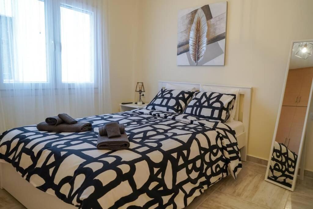Modern Apartment In The City Center Joánina Kültér fotó