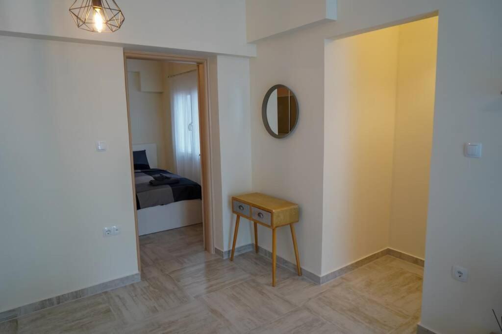 Modern Apartment In The City Center Joánina Kültér fotó